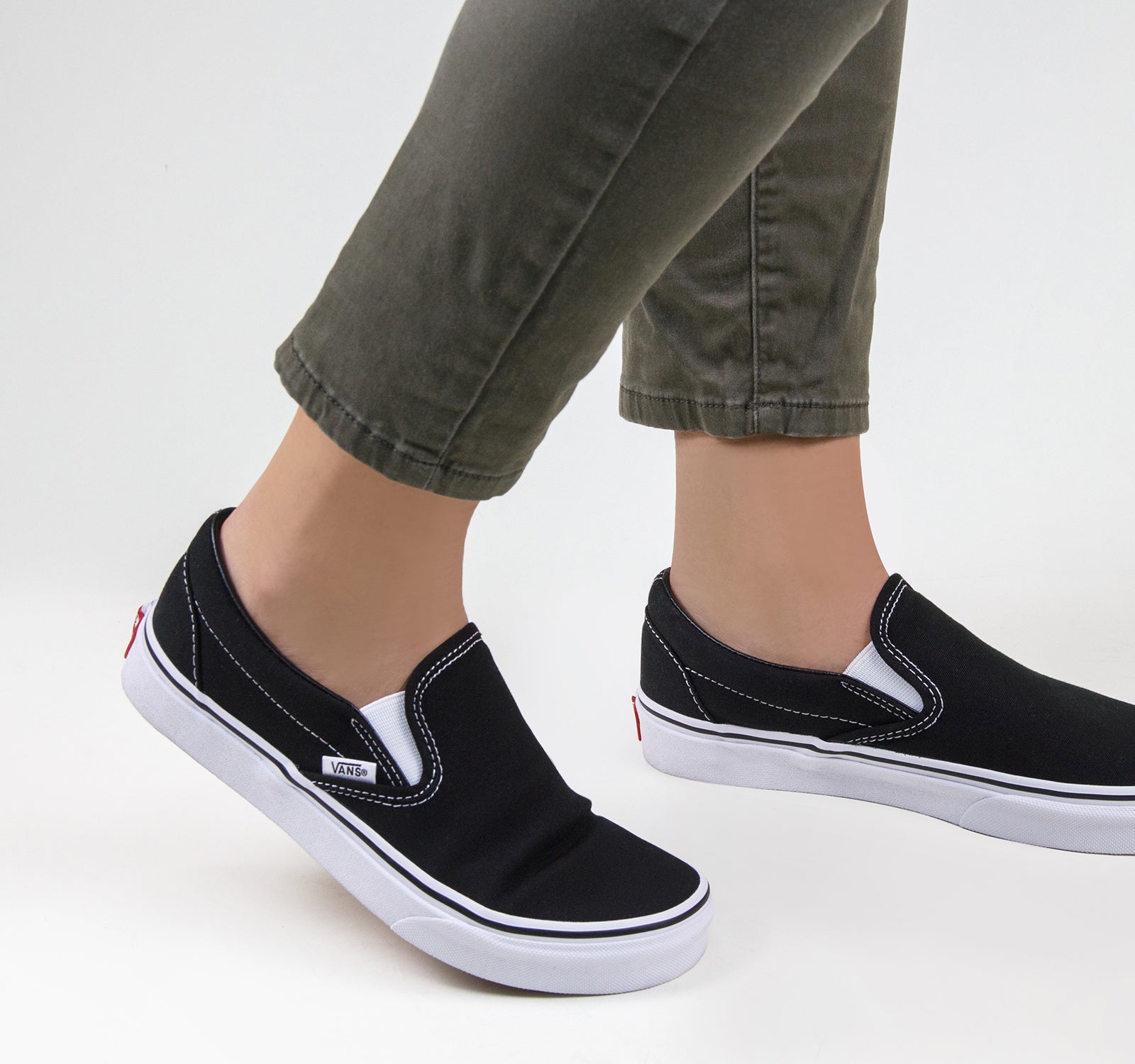 Slip-On Shoes– On Classic Vans EDGE The